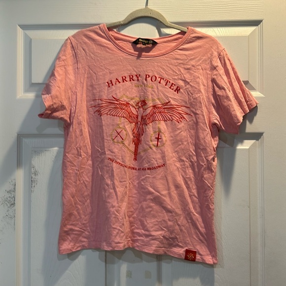 Harry Potter Fantastic Beasts NYC Store Exclusive Tee Shirt L - Picture 1 of 7